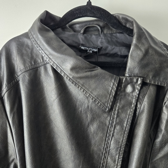 PrettyLittleThing Women's Long Faux Leather Textured Black Trench Coat 14 - Picture 7 of 16